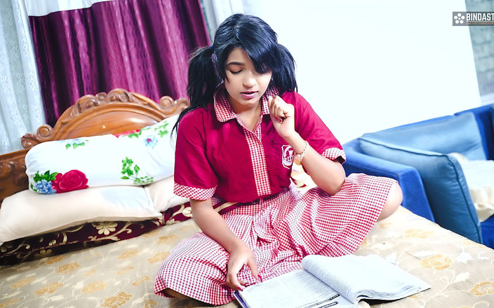 Cine Flix Media: Desi Mladá těsná panna 18+ studentka obdržela obrovský penis hardcore šukání (hindský zvuk)