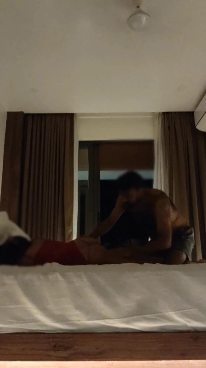 ItemRiya05: Desi Indian GF Fucking with BF in Hotel