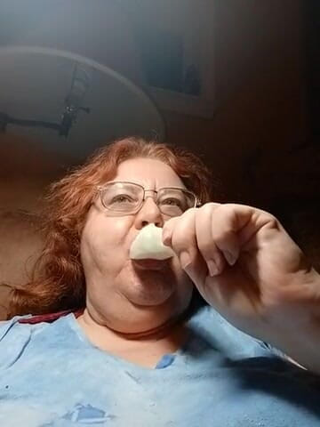 BBW nurse Vicki adventures with friends: Makan popsicle garis sejuk ais