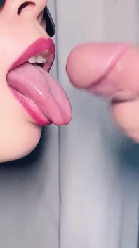 Kissy Close-up: Sweet Oral Play