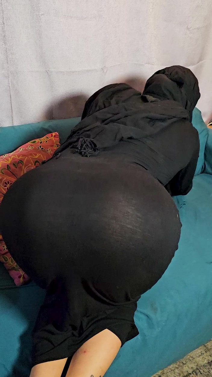 MiaNIqab: Трясет и наклоняется над Mia Niqab