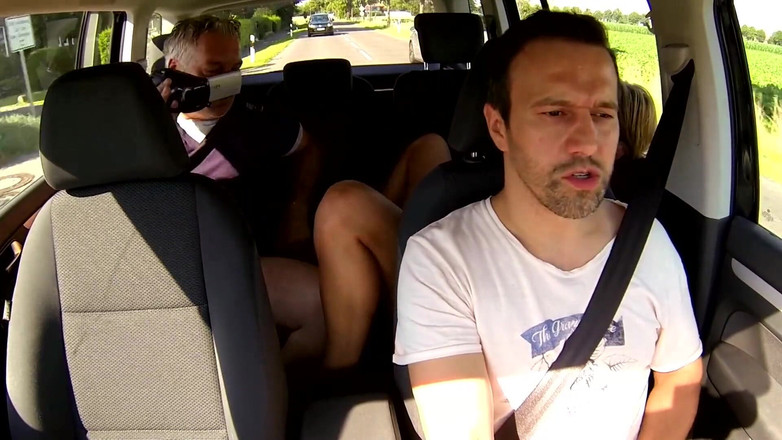 German Porn: La MILF Vuole Fare Shopping E Si Lascia Convincere a...