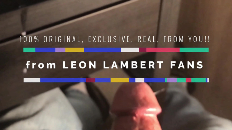 Leon Lambert Girls Twerk Parties CFNM: Dua gadis lagi buang-buang waktu di rumah