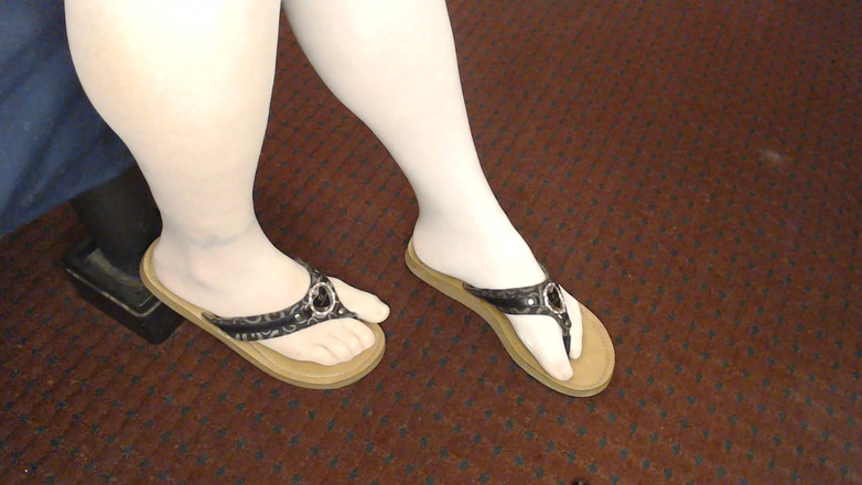 Abby Anna: Stehenní punčochy v kůži Žabky Guess