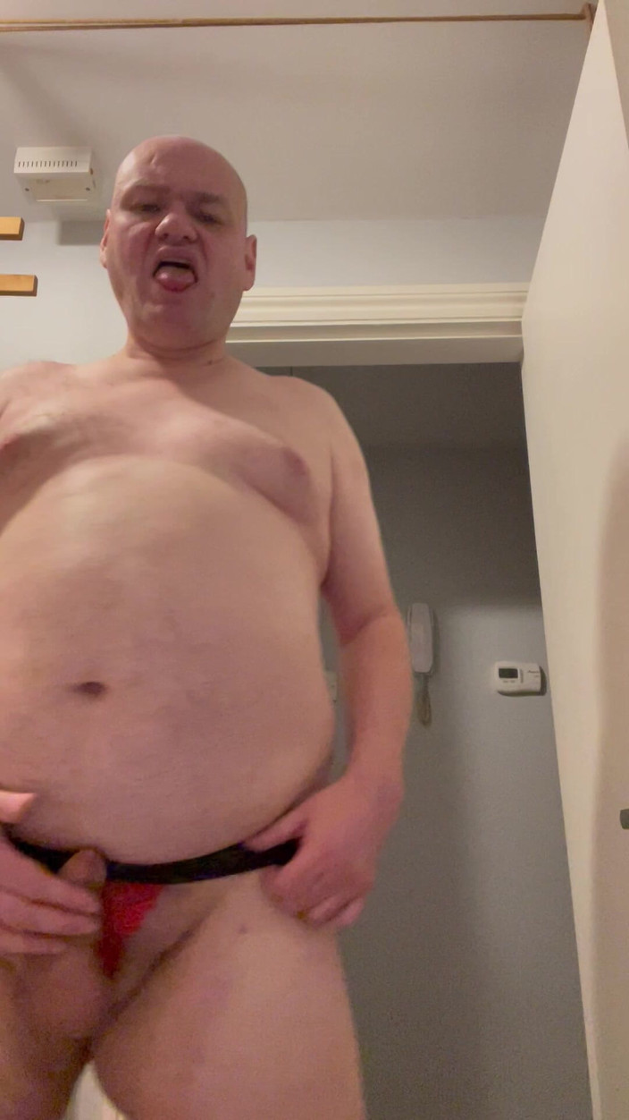 Ancient456: Aku suka celana dalam thong baruku