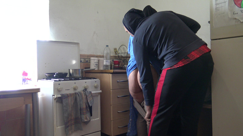 Souzan Halabi: Homemade Hard Fucking Arab Wife in Kitchen