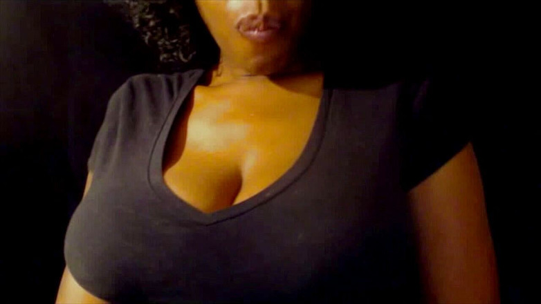 The Goddess Simone: Borstaanbidding bubbelgom fetisj