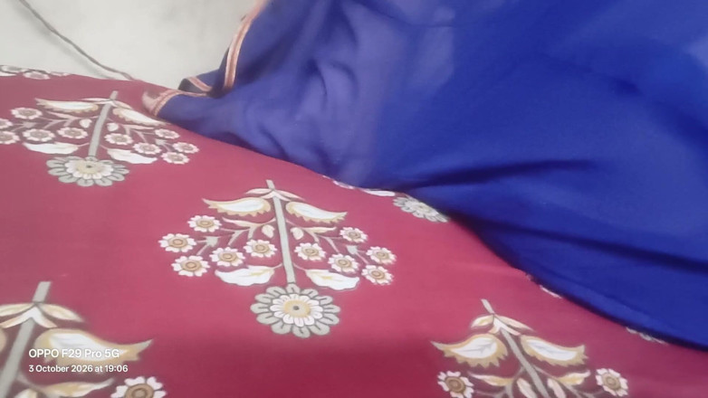 Lustybhabhi: Дезі домашня дружина потирає