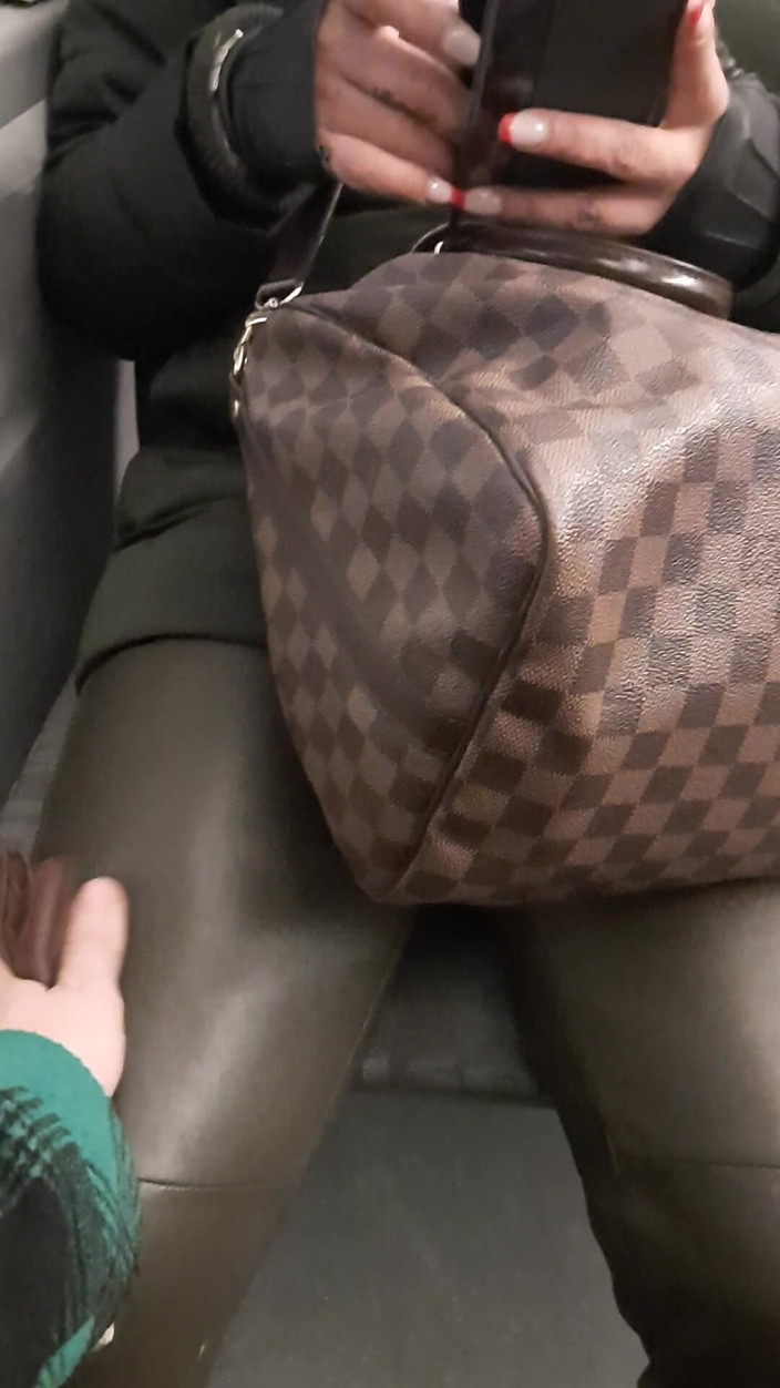 Mistress Meley: Sinta minha puta de calças de couro