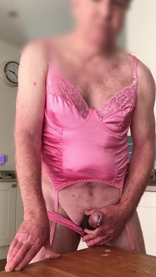 Bellhead: One minute pink fun