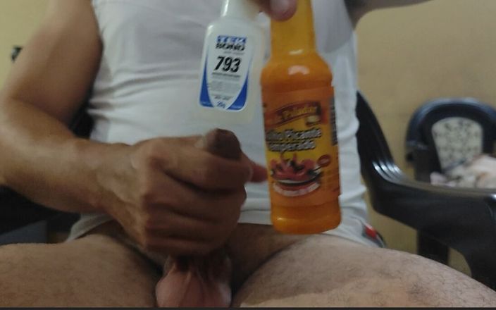 Straight Daddy Club: Intense Masturbation, Glue and Pepper on Daddy's Cock