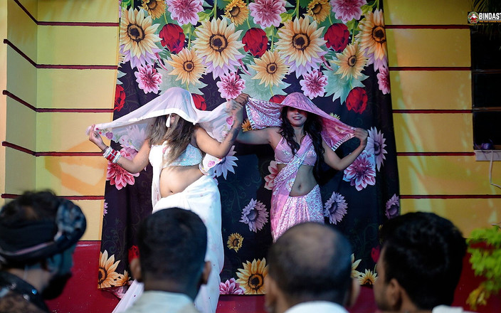 Cine Flix Media: Desi Bihari Chapri live naaktdansshow met hete meid Sudipa &amp; Alisha...