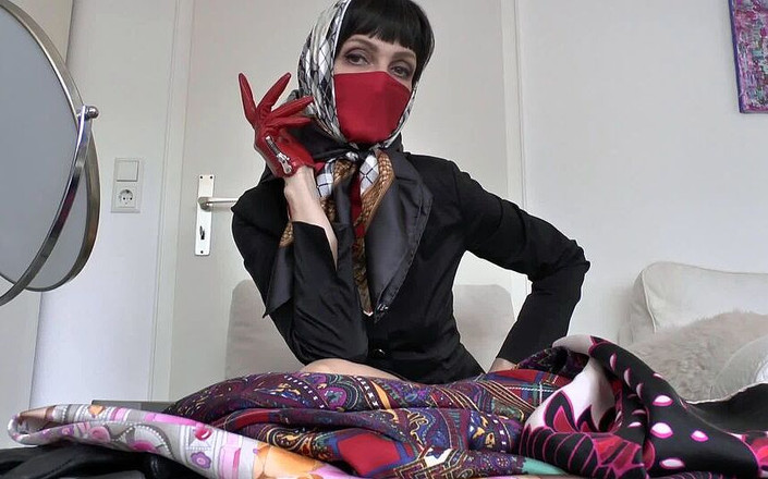 Lady Victoria Valente: Scarf sutera yang elegan bergaya dengan scarf mask dan tudung