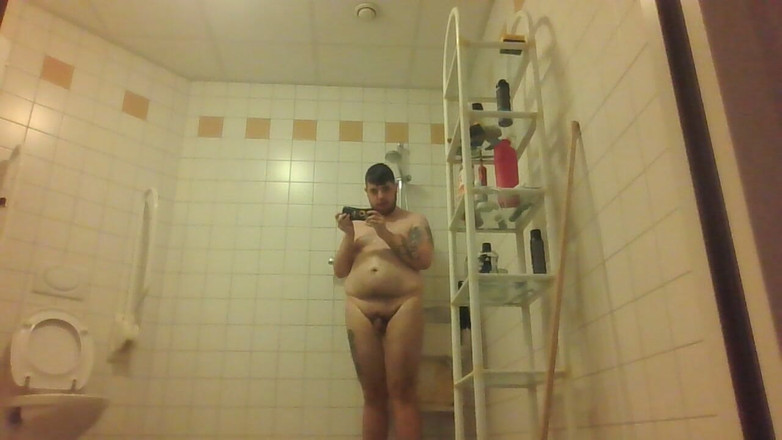 Ricovl261: Rất vui khi tắm và sau đó bú cu giả của...