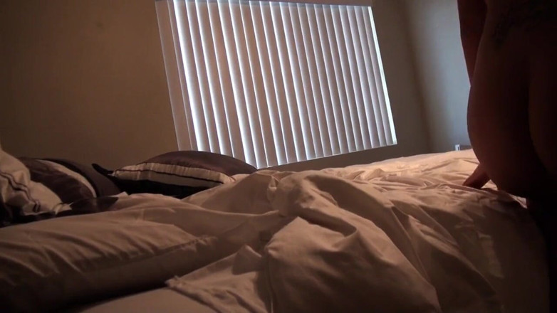 Slutty Milf: Amateur stories - Sexy chicks love to get pounded hard - DVD