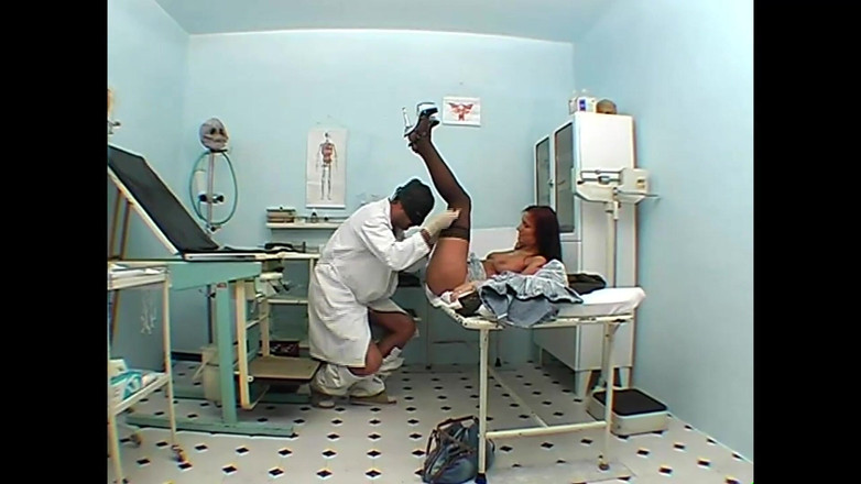 69 Italian District: 発情期患者のための肛門療法(フルムービーHD版)