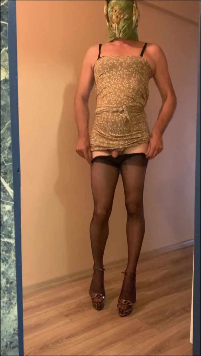 cd_aysemmm: Culo grosso e mini cazzo femboy