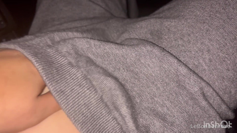 LeBonbonRose: Mein stiefbruer masturbiert mich in seinem auto!