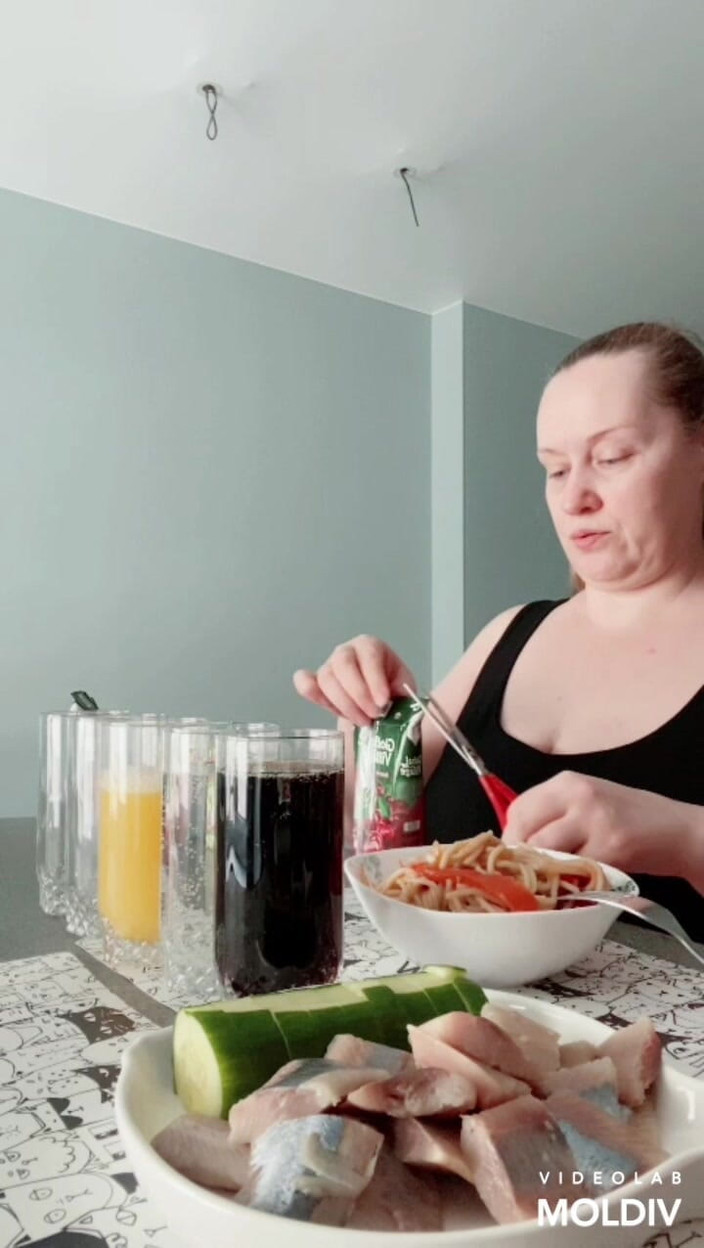 VikkiGeorgia: Прожористая женщина