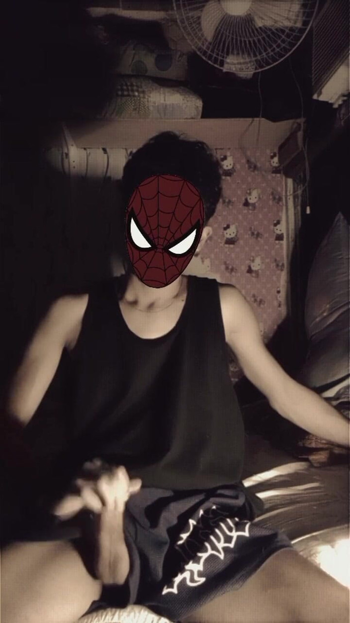 SunflowerBaby: Masturbarse mientras está solo en la habitación