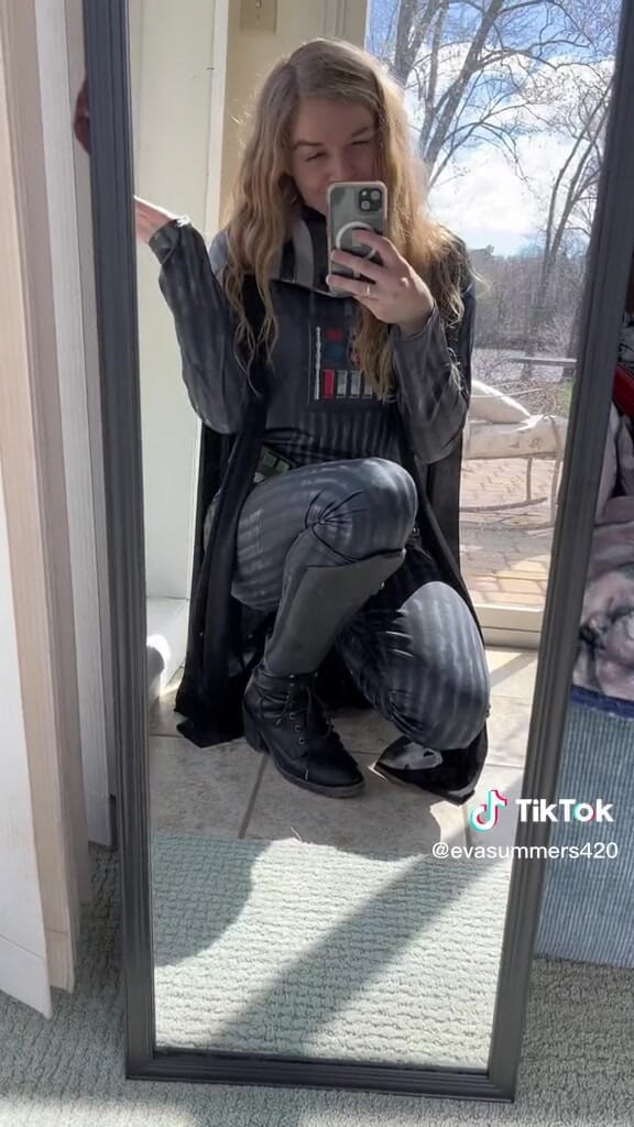 EvaSummers: NSFW Tiktok Cosplay Star Wars Lady Vader, Penggoda seksi, mengusik...