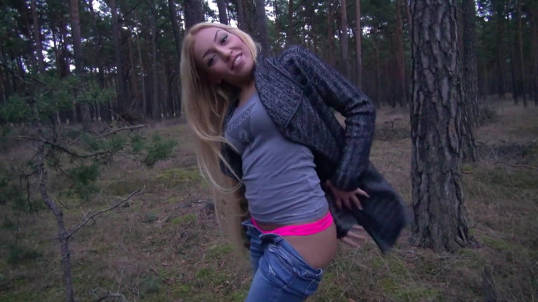 Erotik Von Nebenan: German teen anal outdoor