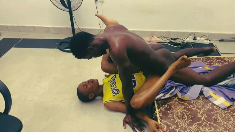 Horny Africans: Kongkek Ghetto berpeluh