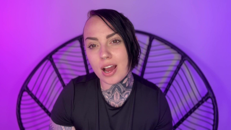 Miss Valentina: Penderaan dan kongkek telur