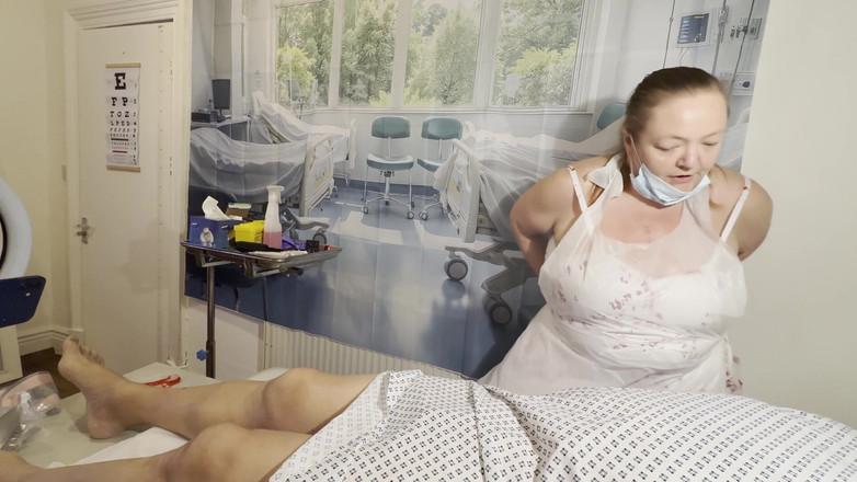 Aaexperiencesltd: Домина Satana играет иголкой с батлером Satana!