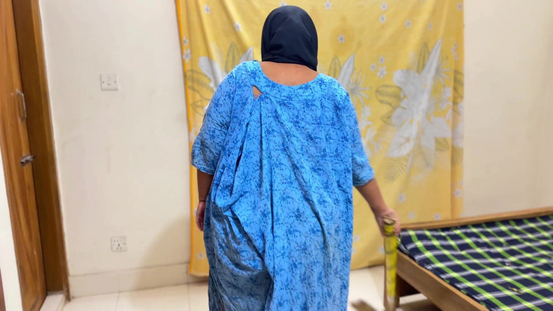 Aria Mia: Huge Hanging Milky Tits &amp; Ass Hot Indonesia Muslim Aunty Clean...