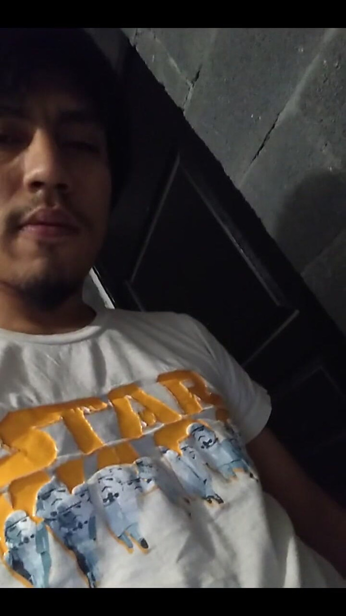 AlexAlejandro13: バスルームで私を見る場所 セクシーな男の子 エッチな 大きな面白いペニス