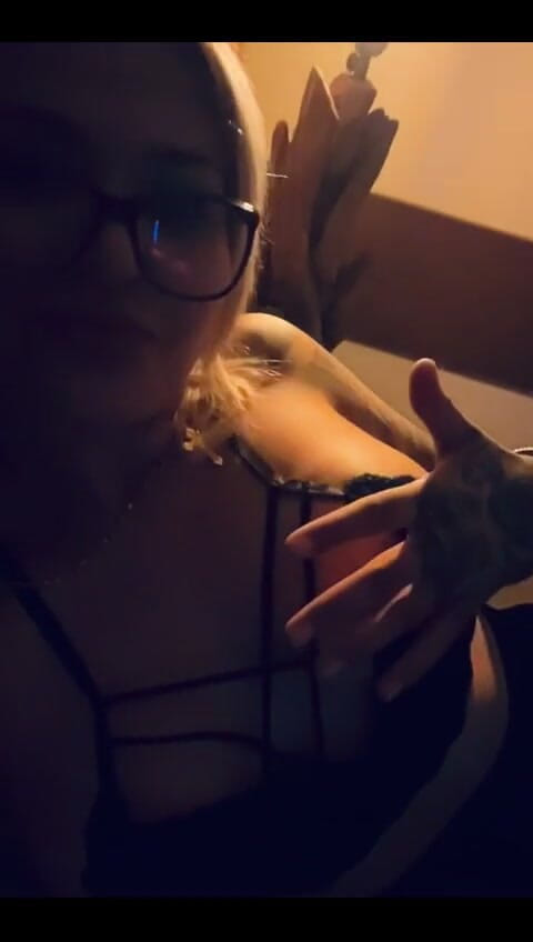 TattoedKate: Oh, mi dispiace. Ti sto aspettando