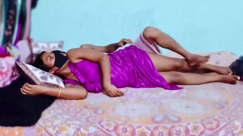Amina begum: Desi Bhabhi Enjoys with Brother-in-law