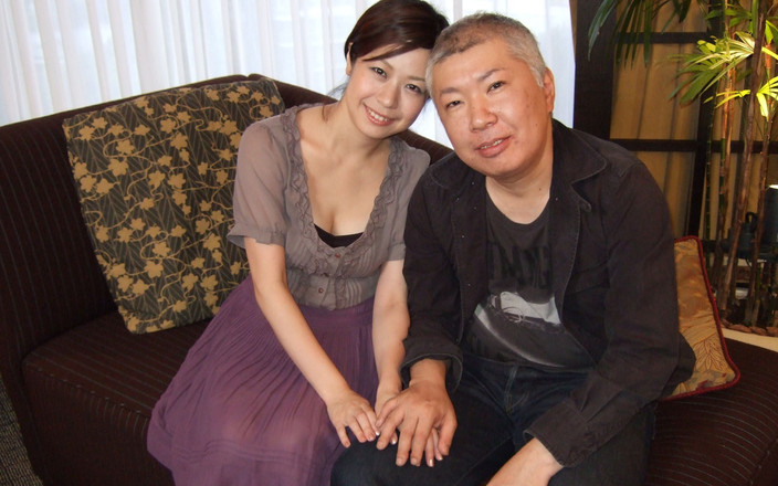 Go Sushi: Cuckold dari Jepun menonton MILF isteri seksinya dikongkek zakar panas