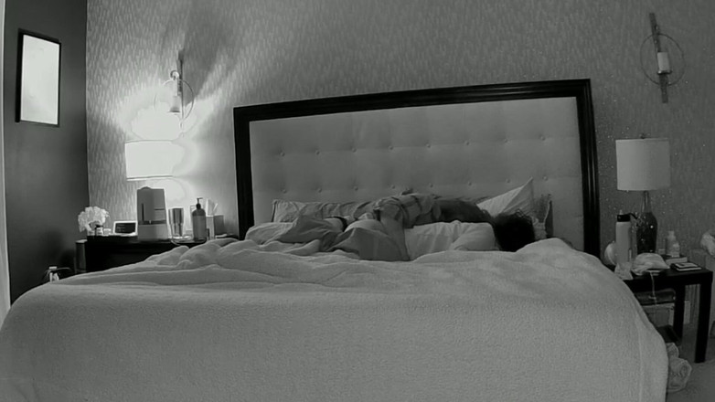 SavvyStar: Ibu tiri pakai strap-on baru!