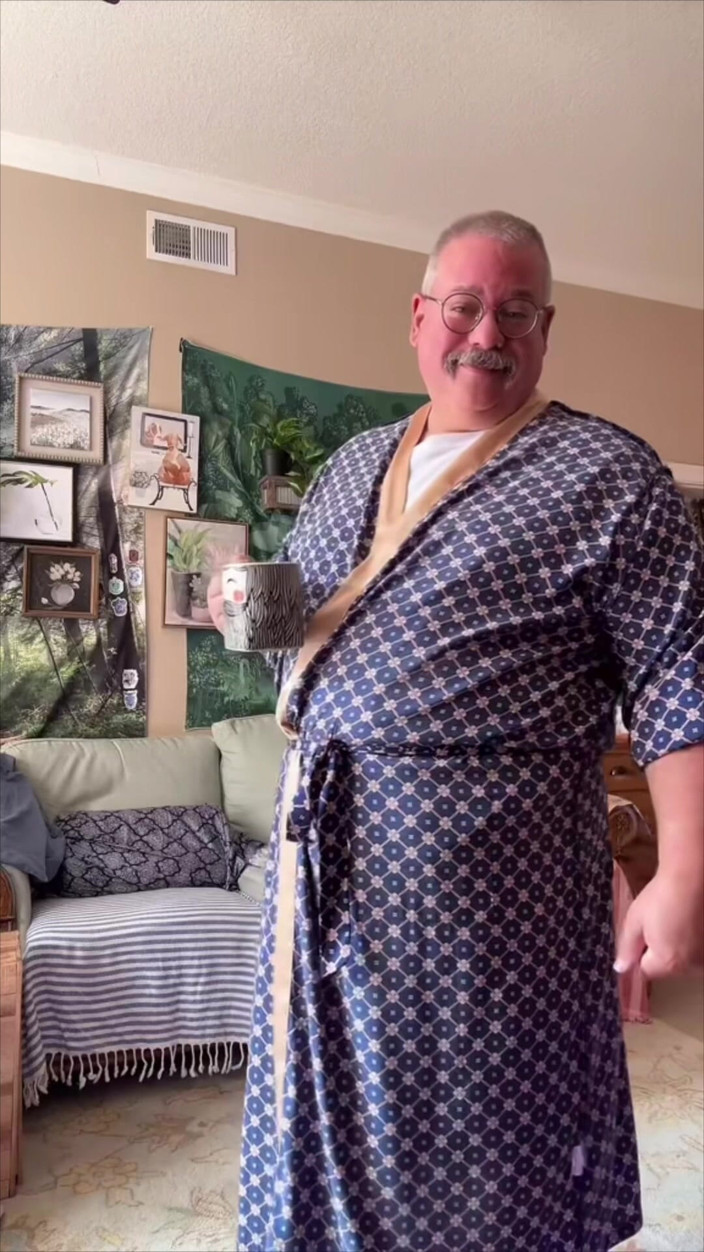 Hand-Free-Daddy-Chub: Burta E Foarte Mare. Burtă Pe Un Ursuleț Drăgaș