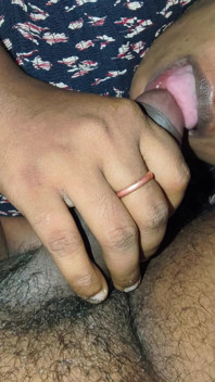 Hi dears today nyepong kontol kecil gara-gara ngocok kontolnya tiba-tiba