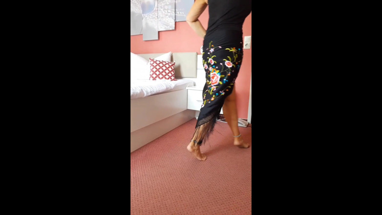 Selena701: Selena's posing and sex after barefoot walking