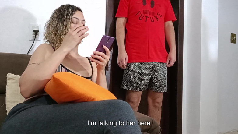 Victor SweetCoupleStories: Mama vitregă are parte brusc de o pulă în față și suge...