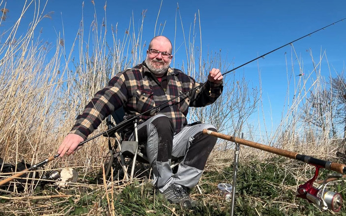 Qualzucht: First I Go Fishing, Then I Stuff My Rectum!