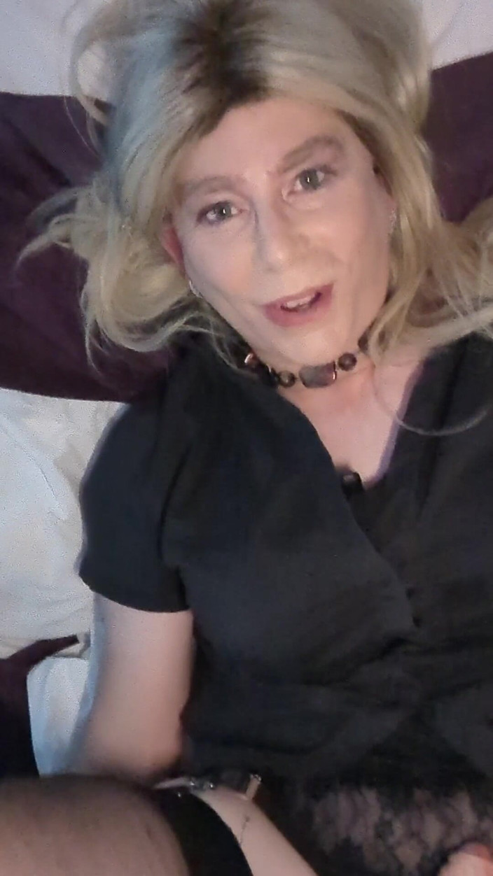 NikkiGee: 숏커트, 스타킹, 셀프 페이셜!