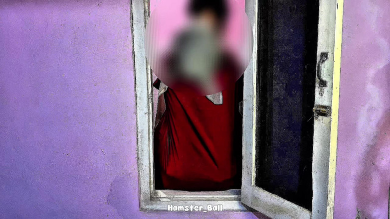 Hamster_Ball: Neredeyse komşuya yakalanıyordum! Orta yaşlı seksi kadın pencerede tesettürlü oral...