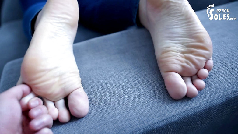 Czech Soles - foot fetish content: Awek montel mengusik dengan kaki dan urutan sudut pandangan pertama