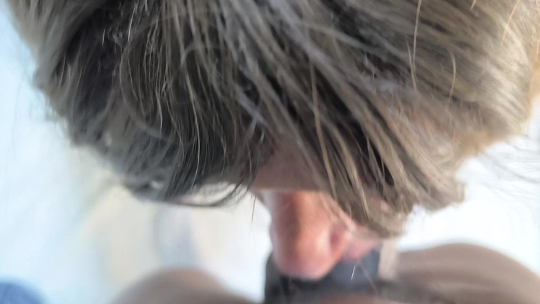 Rozebell: Potřebuje být dobrá a klečet a vyčistit jeho ptáka ústy část 3