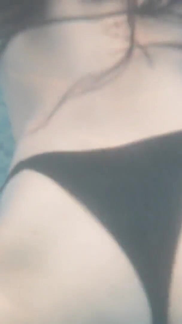 Princess18_: Atem halten im pool, Masturbation und orgasmus