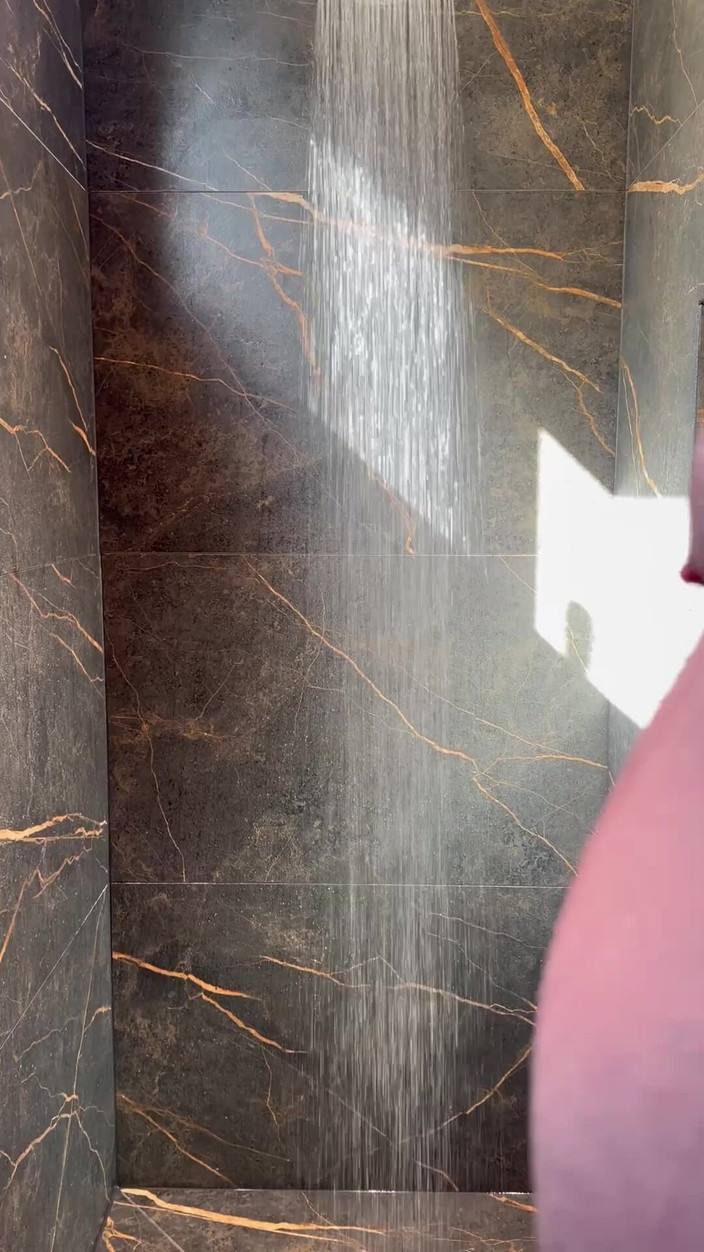 GottaLuvBB: Liebe, Aufnahme Unter Der Dusche