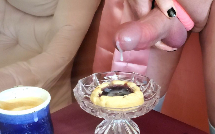 Rikki Ocean: Rikki Ocean kahvaltıda boşalıyor ve her ısırığı yiyor