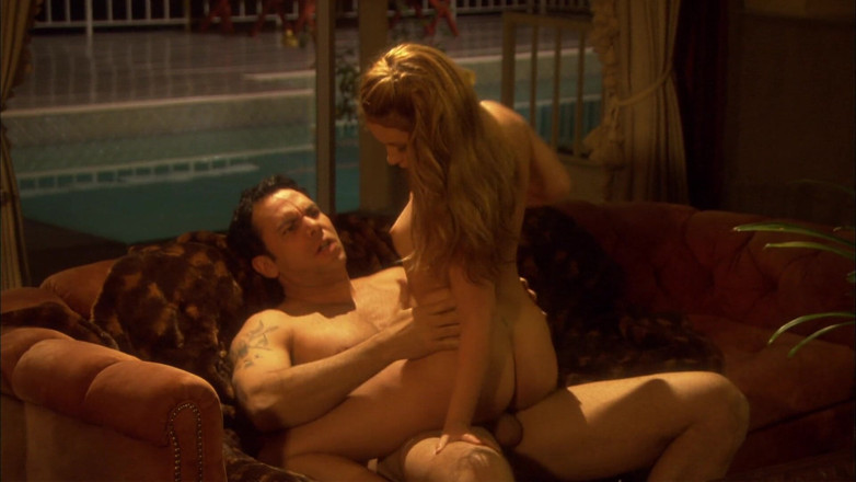 Luxurious sluts: He always does what his princess commands him to do