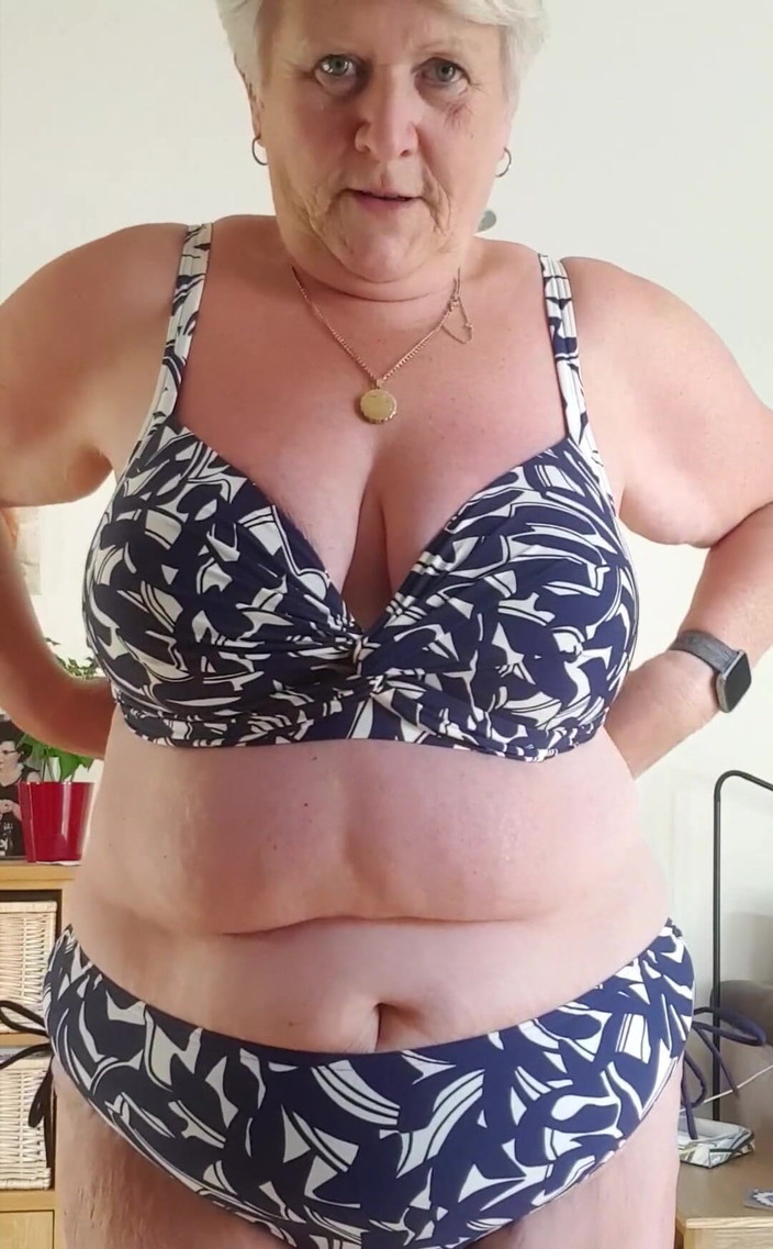 Uk Joolz: Masa bikini