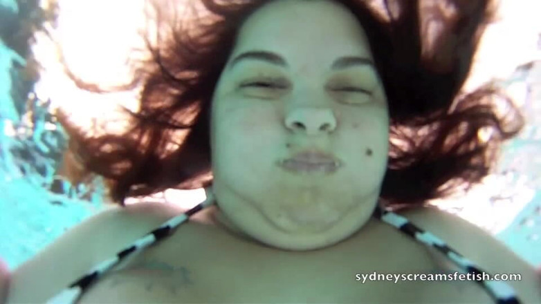 Sydney screams fetish: Podvodní Nafouklé půlky a otevřené oči